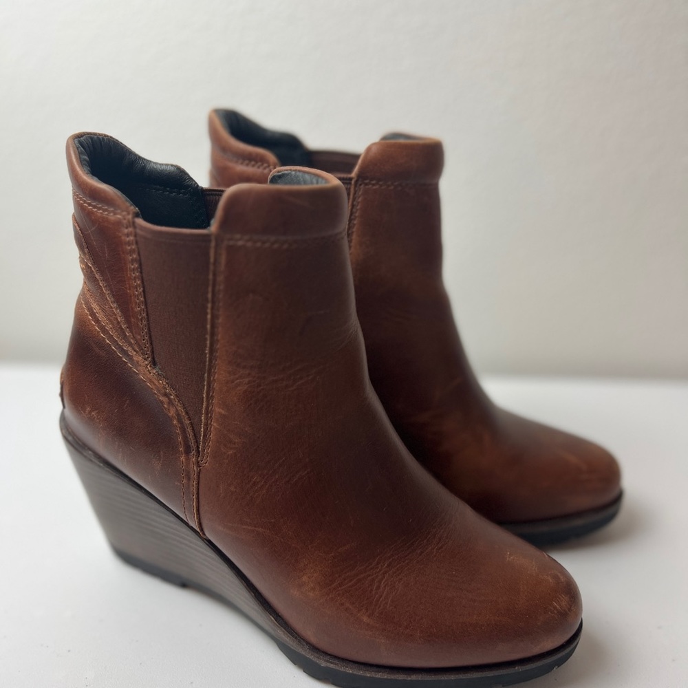 Sorel After Hours Chelsea Boots Size 7.5 Leather Wedge Brown